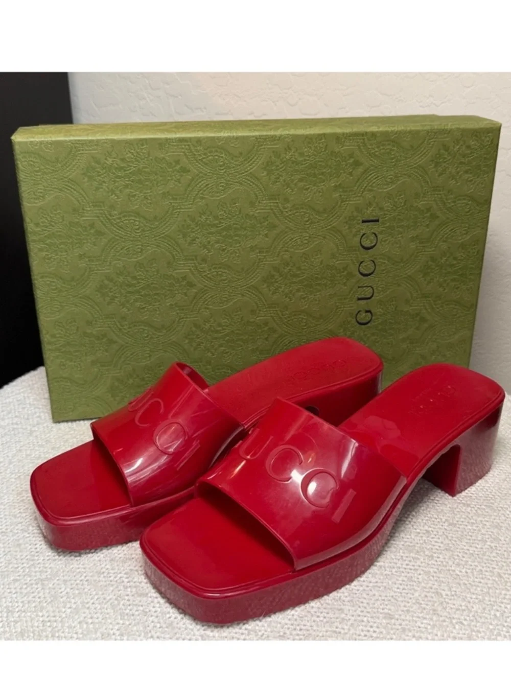 GUCCI Platform Sandal Red Hibiscus Jelly Rubber Slide Size 37 / US 7 - Picture 2 of 6
